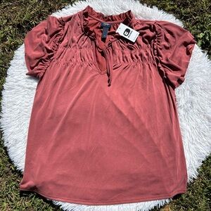 Daytrip by Buckle Brick Red Flutter Sleeve Ruffled Top  Blouse Size Medium NEW